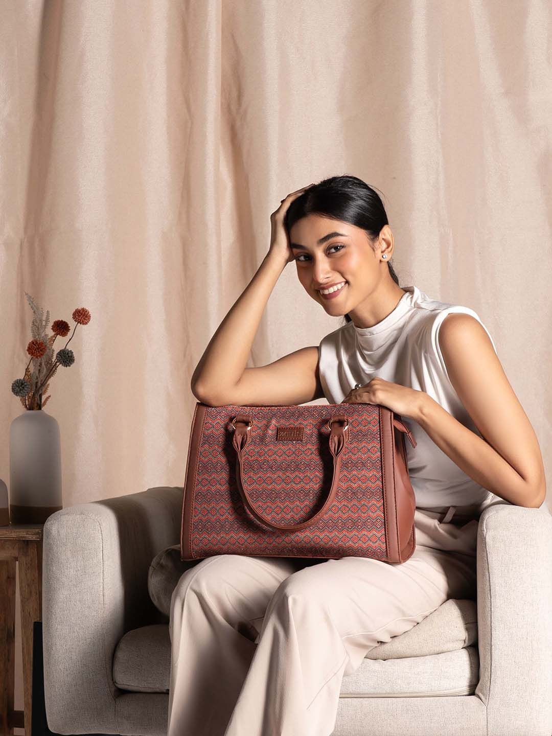 ZOUK Geometric Printed Structured Jute Handheld Bag