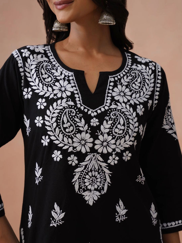 Rumah Chikankari Kurta Chikankari Biasa Wanita dengan Seluar
