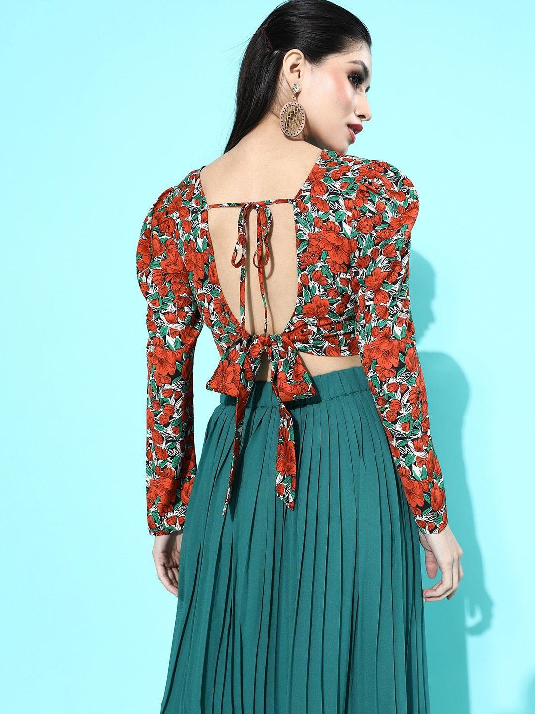 Berrylush Coral Red & Green Floral Print Puff Sleeves Styled Back Crop Top
