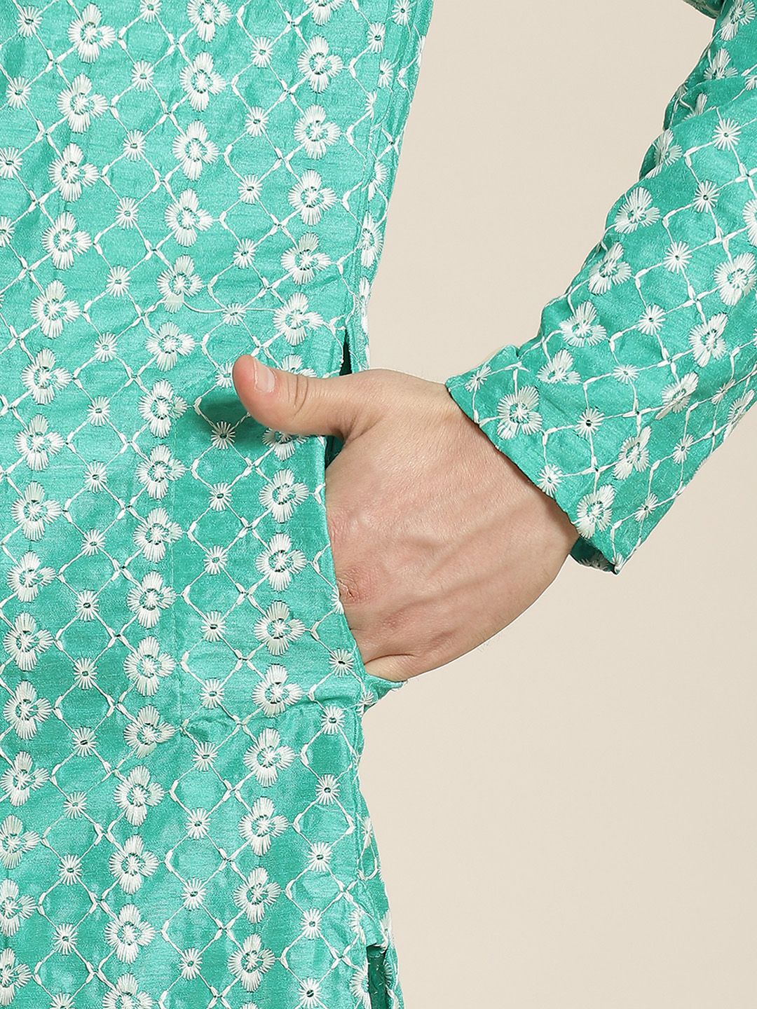 SOJANYA Men Green & White Ethnic Motifs Embroidered Kurta
