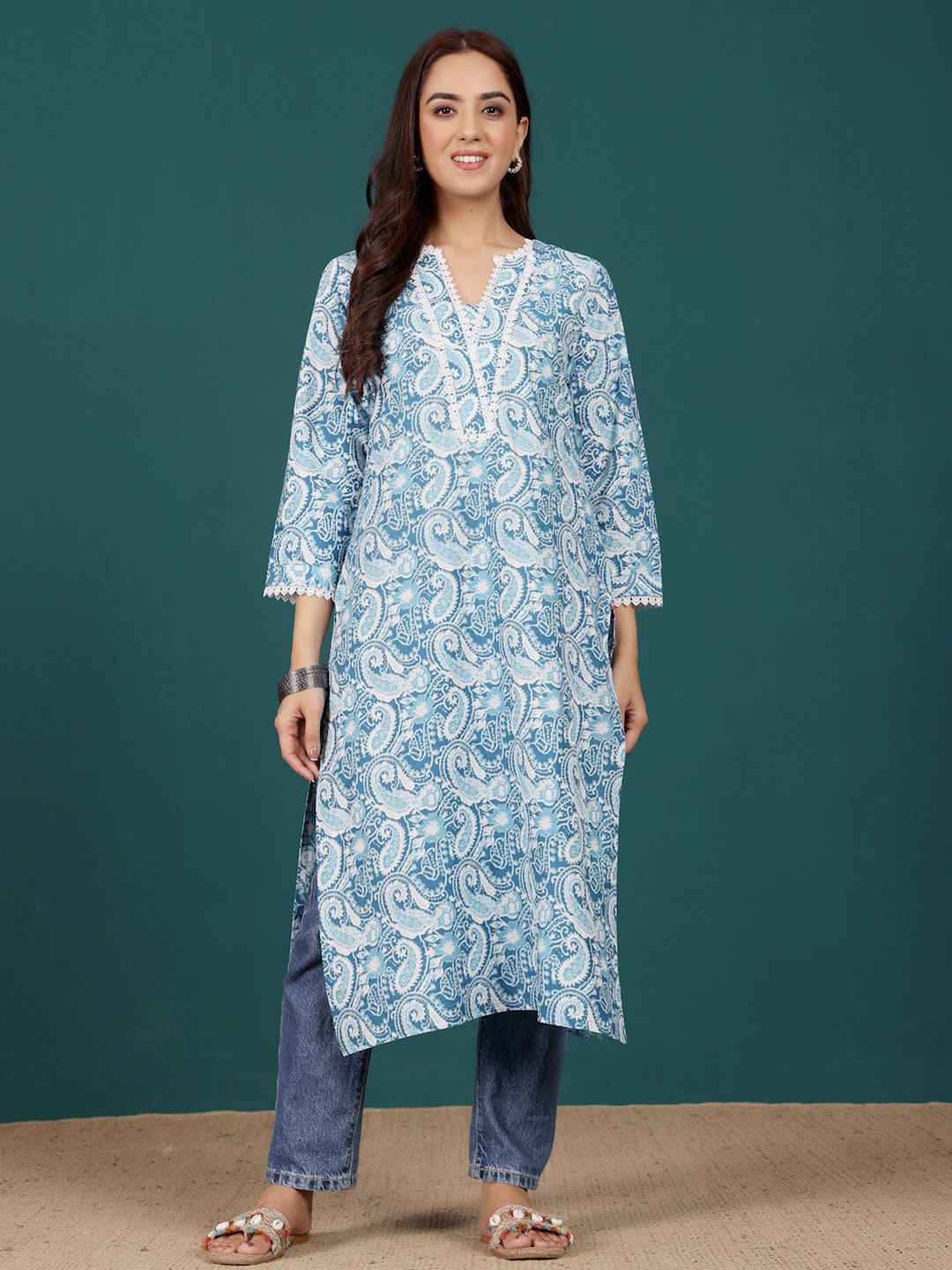 Varanga Women Paisley Printed Indie Florals Kurta
