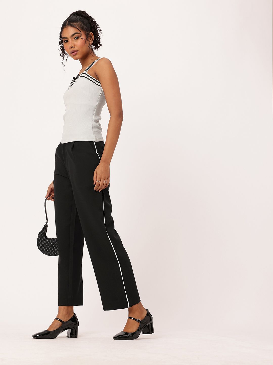 DressBerry Women Modern Vibe Side Piping Detail Pleated Trousers