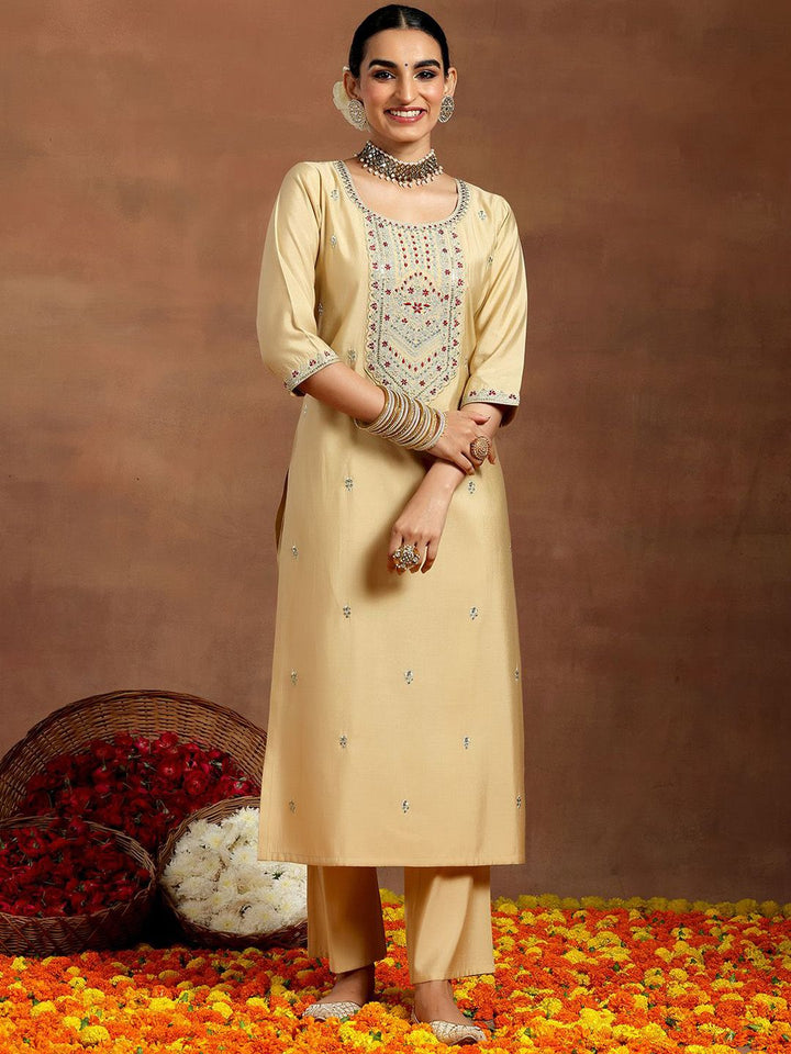 Gerua By Libas Floral Embroidered Regular Thread Work Straight Kurta with Trousers