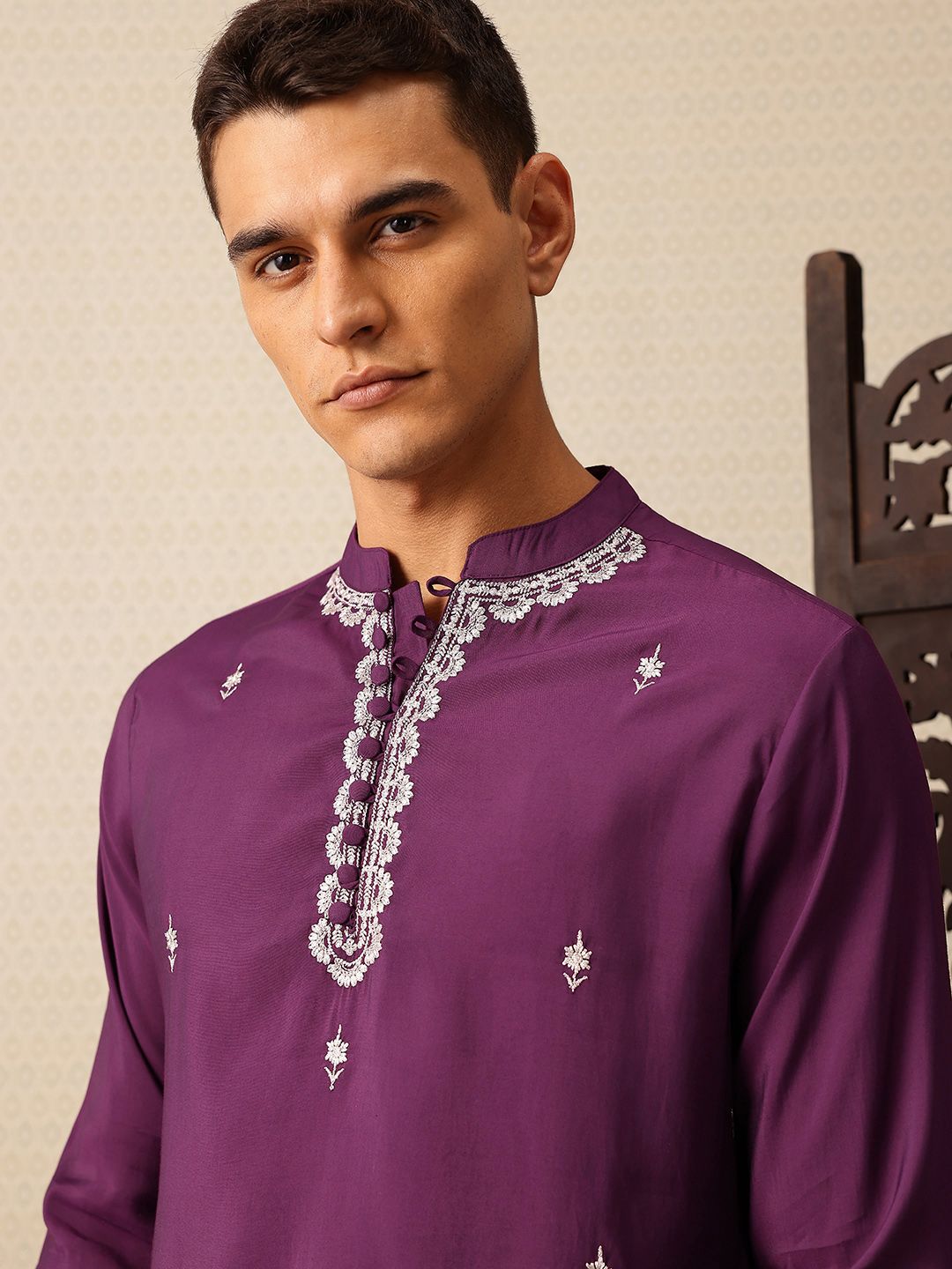 House of Pataudi Floral Embroidered Jashn Kurta
