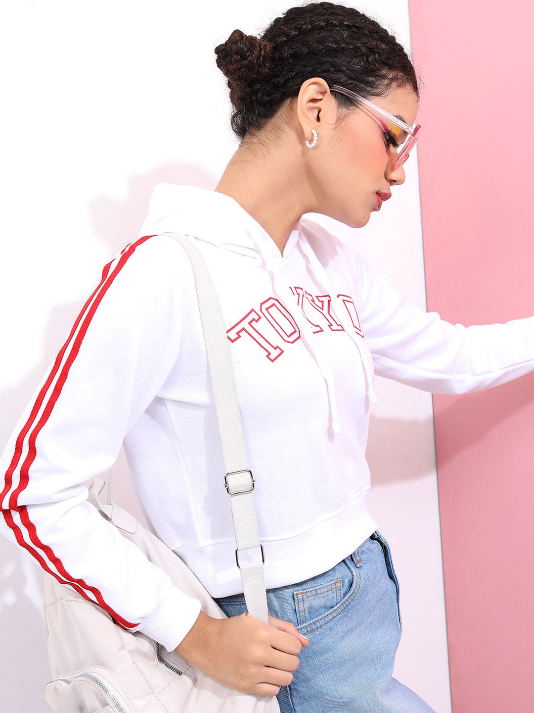 Tokyo Talkies Wanita White Printed Hooded Sweatshirt