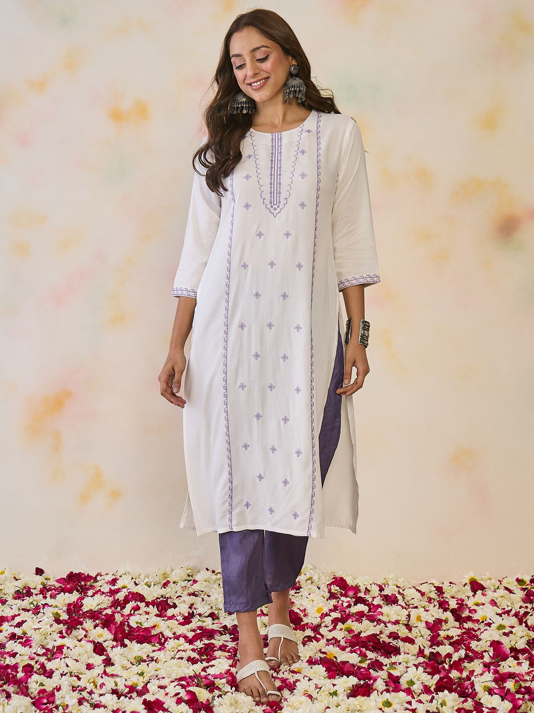 Indo Era Women Ethnic Motifs Embroidered Thread Work Floral Kurta