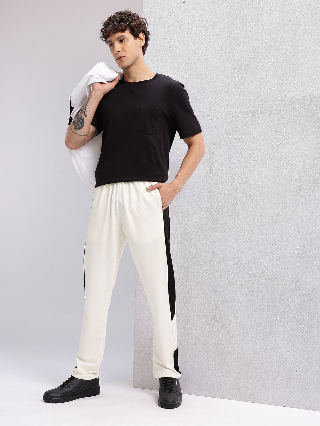 HRX by Hrithik Roshan Men Contrast Side Panel Lifestyle Track Pants