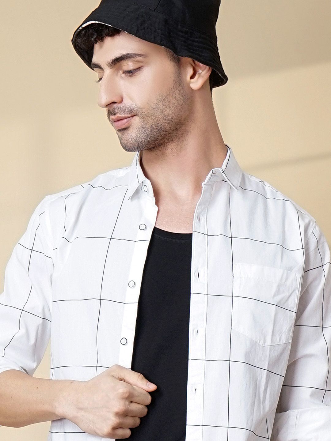 The Indian Garage Co Men White & Black Slim Fit Checked Casual Shirt