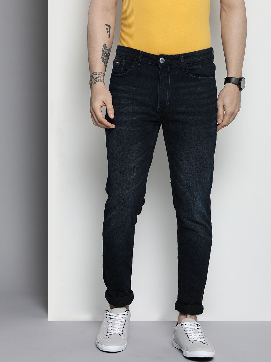 The Indian Garage Co Men Slim Fit Light Fade Stretchable Jeans