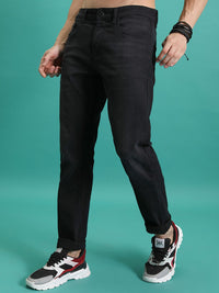 HIGHLANDER Men Tapered Fit Mid-Rise Clean Look Light Fade Stretchable Jeans