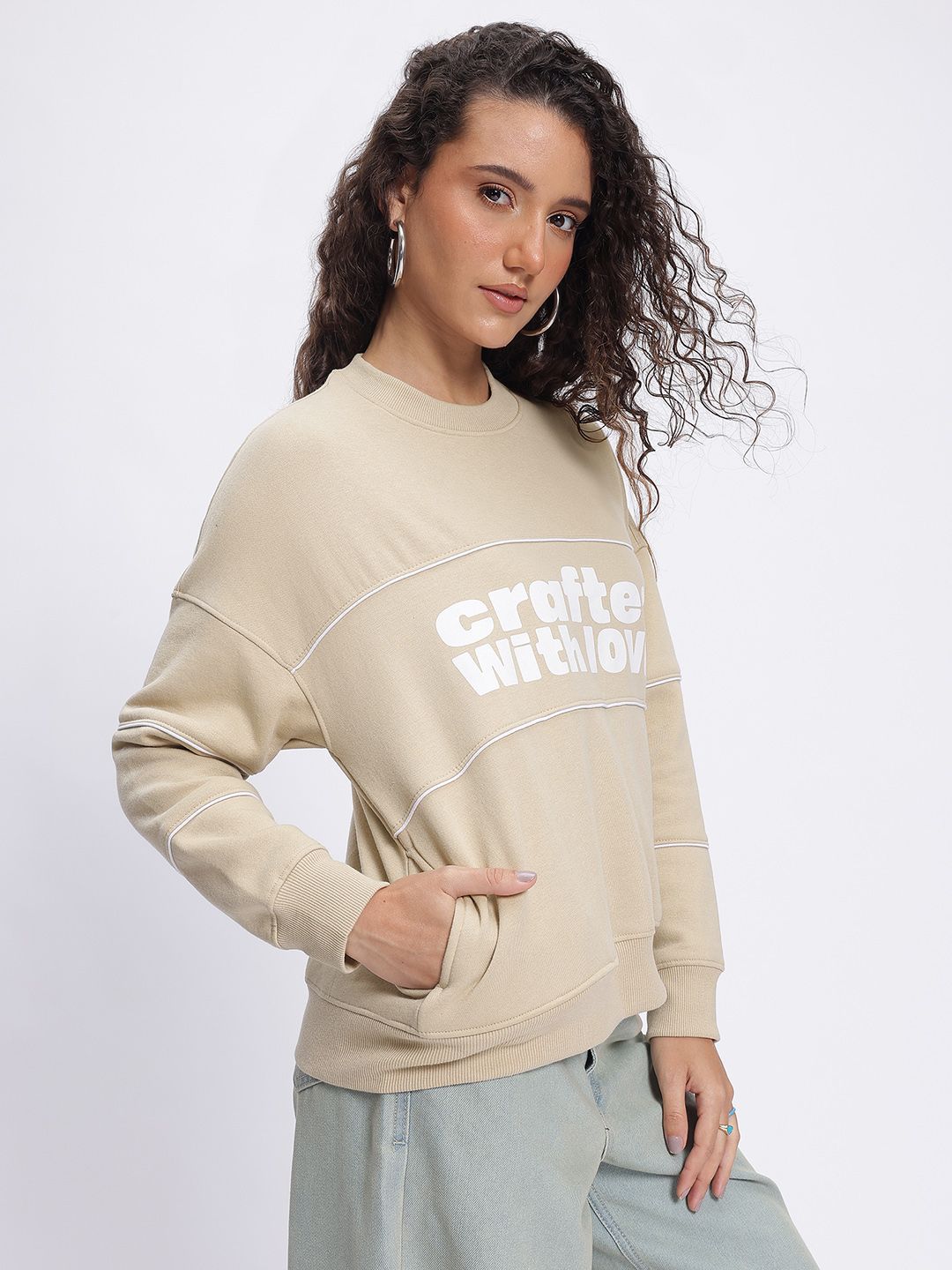 DressBerry Streetwear Staple Relaxed Typo Print Sweatshirt