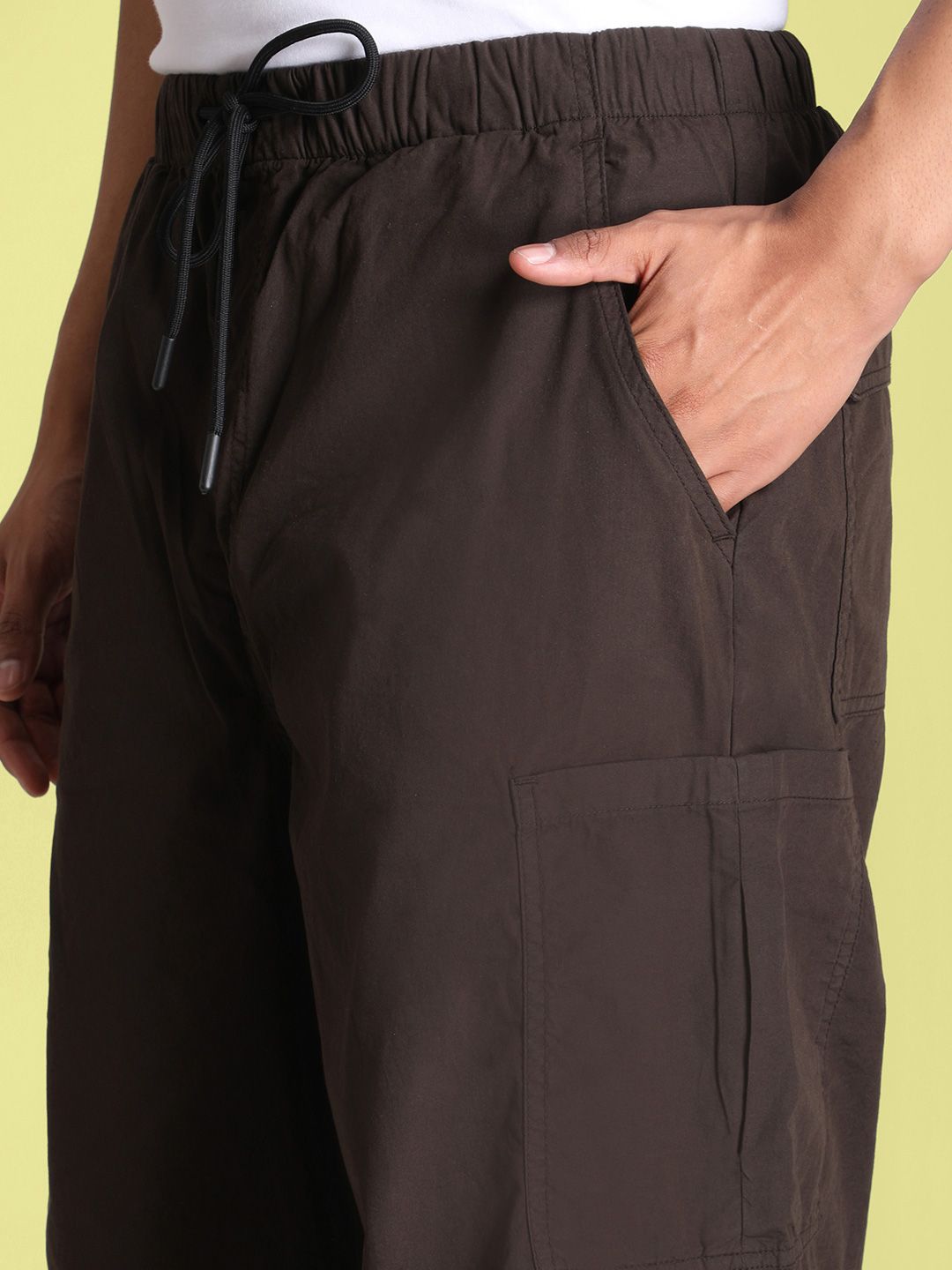 Bene Kleed Men Solid Classic Loose Fit Cargos Trousers