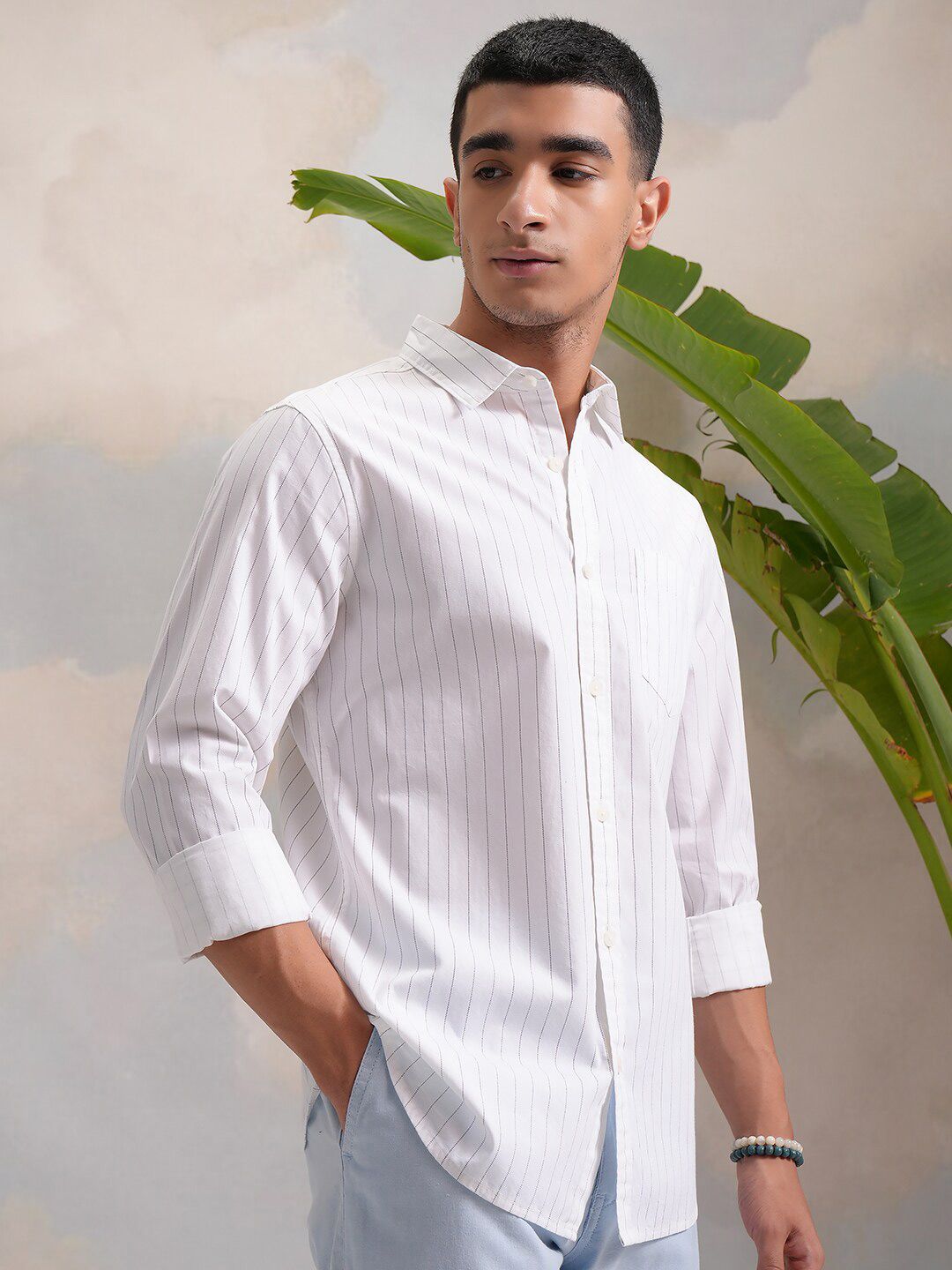HIGHLANDER White Regular Fit Vertical Striped Casual Shirt