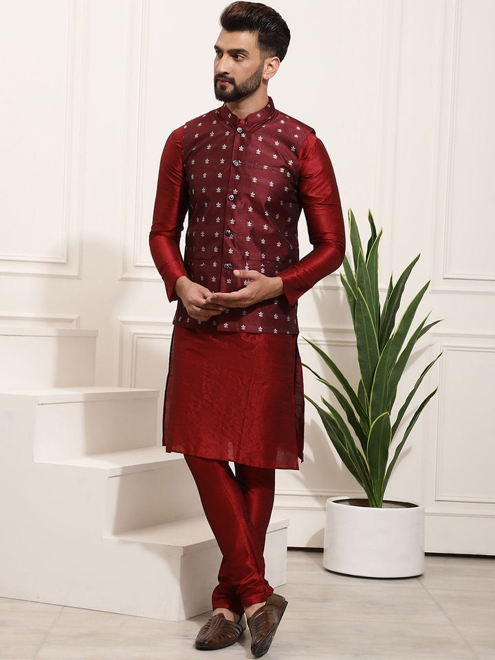 SOJANYA Men Maroon Solid Kurta Set With Printed Jacket