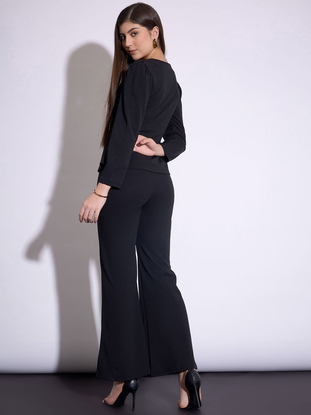 SASSAFRAS worklyf Sweetheart Neck Puff Sleeves Top With Bell Bottom Trousers