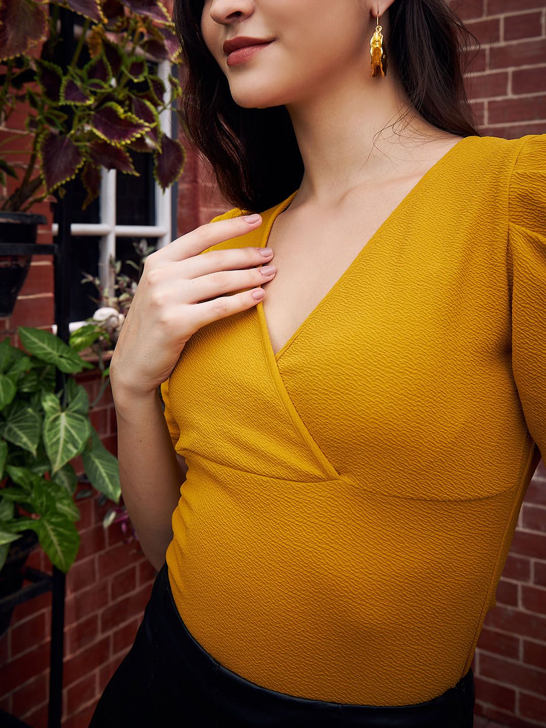 Berrylush Yellow V-Neck Puff Sleeves Top