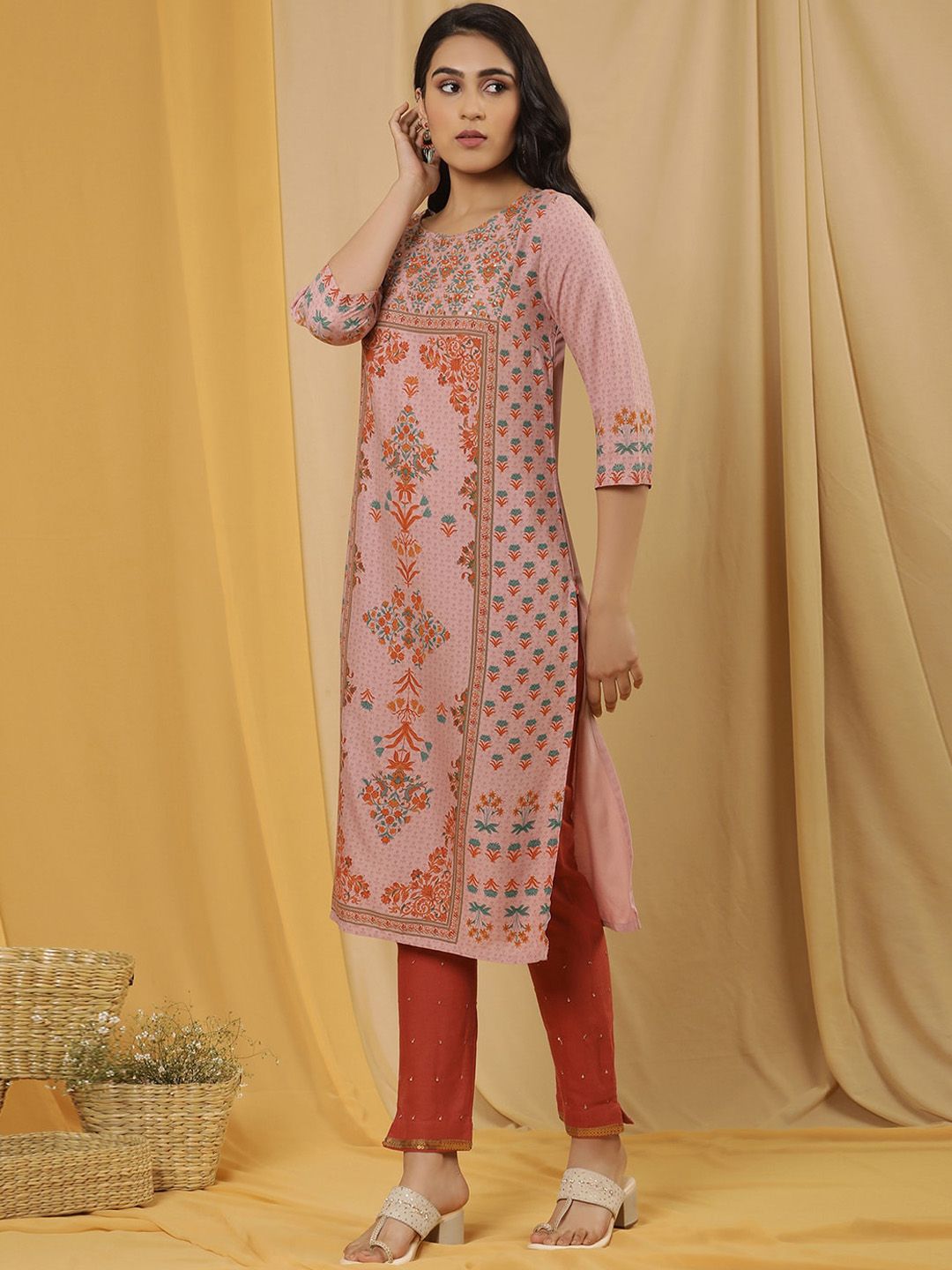 W Ethnic Motifs Printed Regular Sequinned Kurta with Trousers & With Dupatta