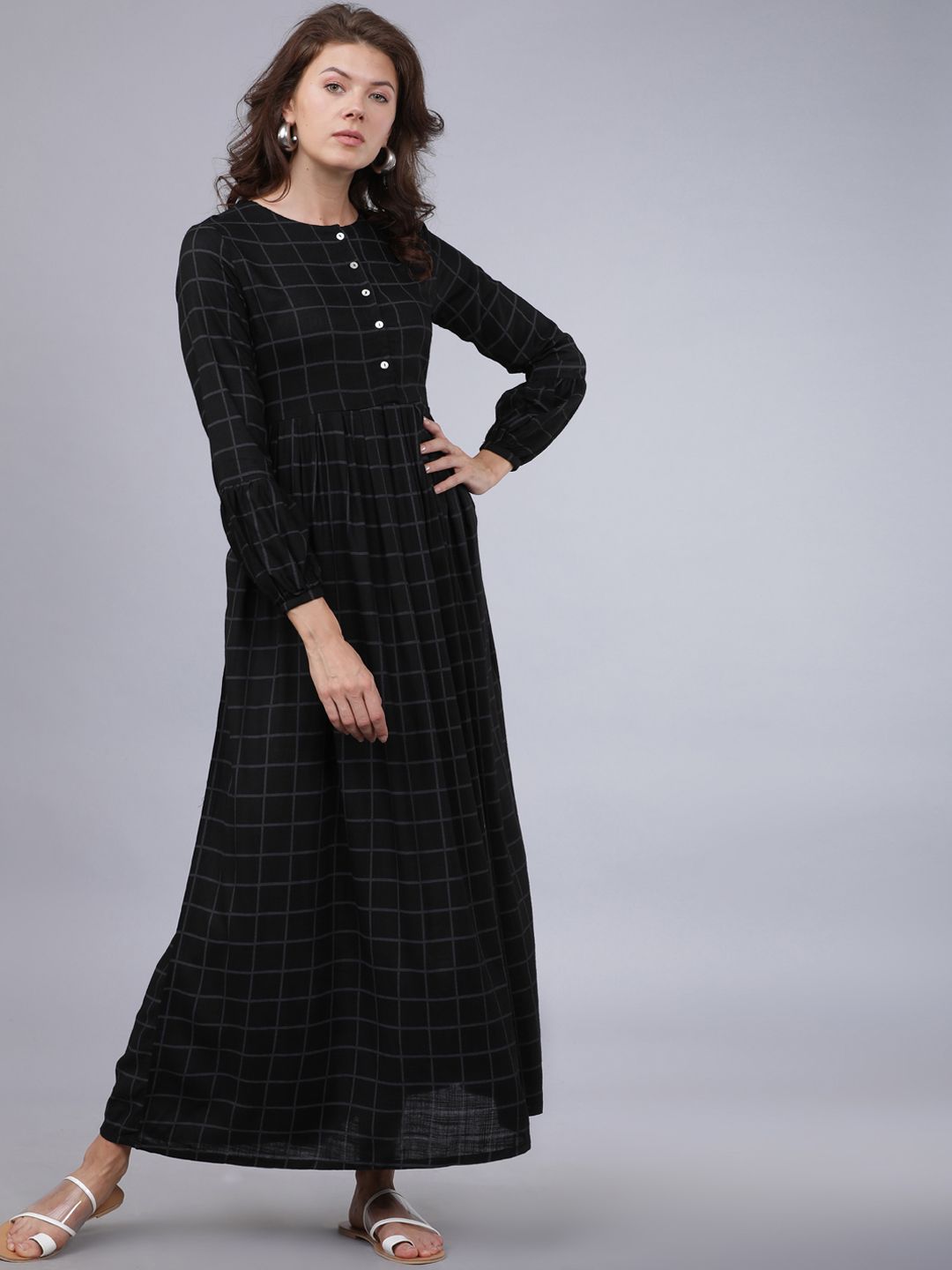 Vishudh Women Black & Grey Checked Maxi Dress