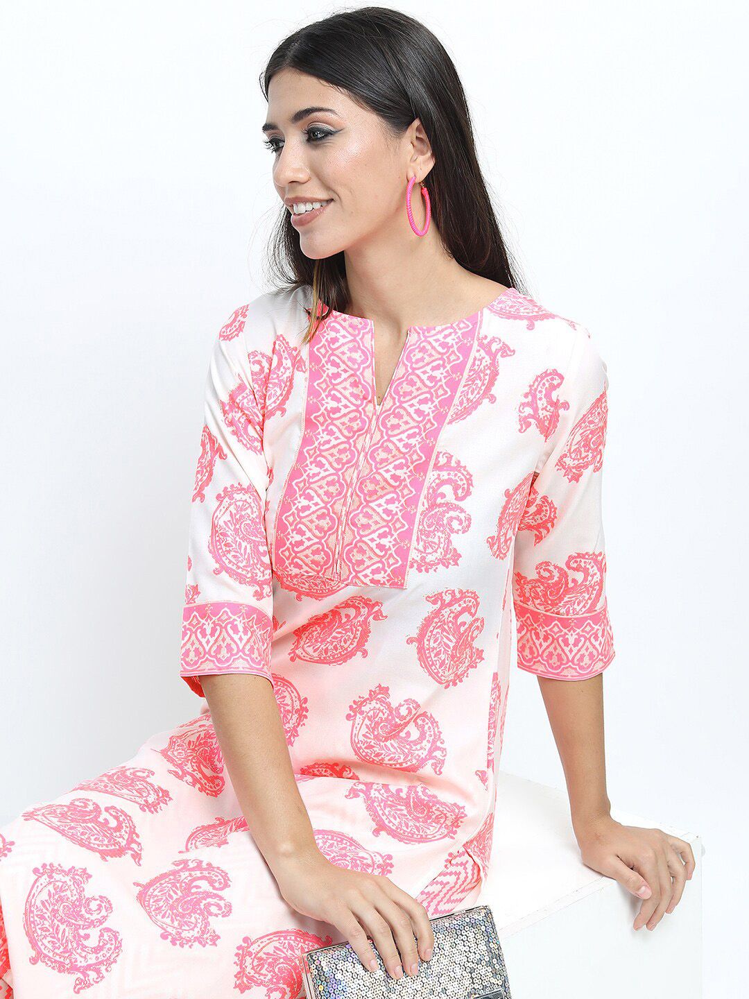 Vishudh Women Off White & Pink Ethnic Motifs Printed Kurta With Palazzos