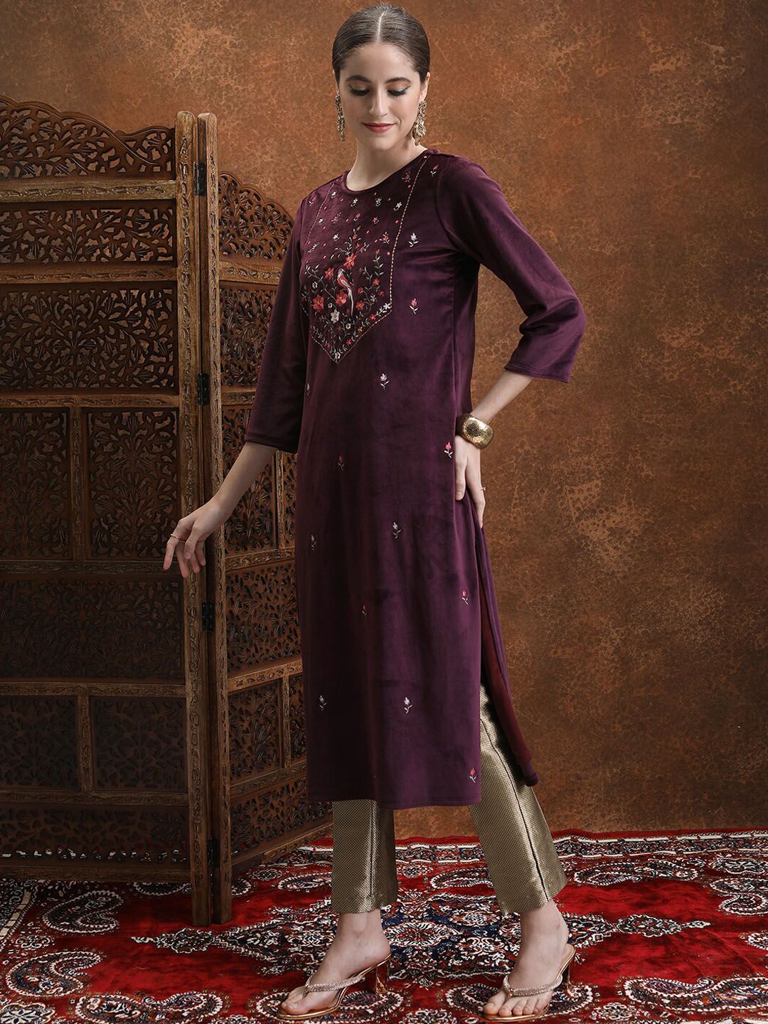 Vishudh Purple Ethnic Motifs Embroidered Straight Kurta