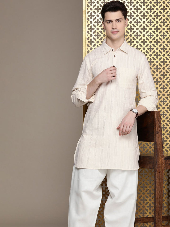 House of Pataudi Men Woven Design Regular Jashn Kurta With Pajamas Set