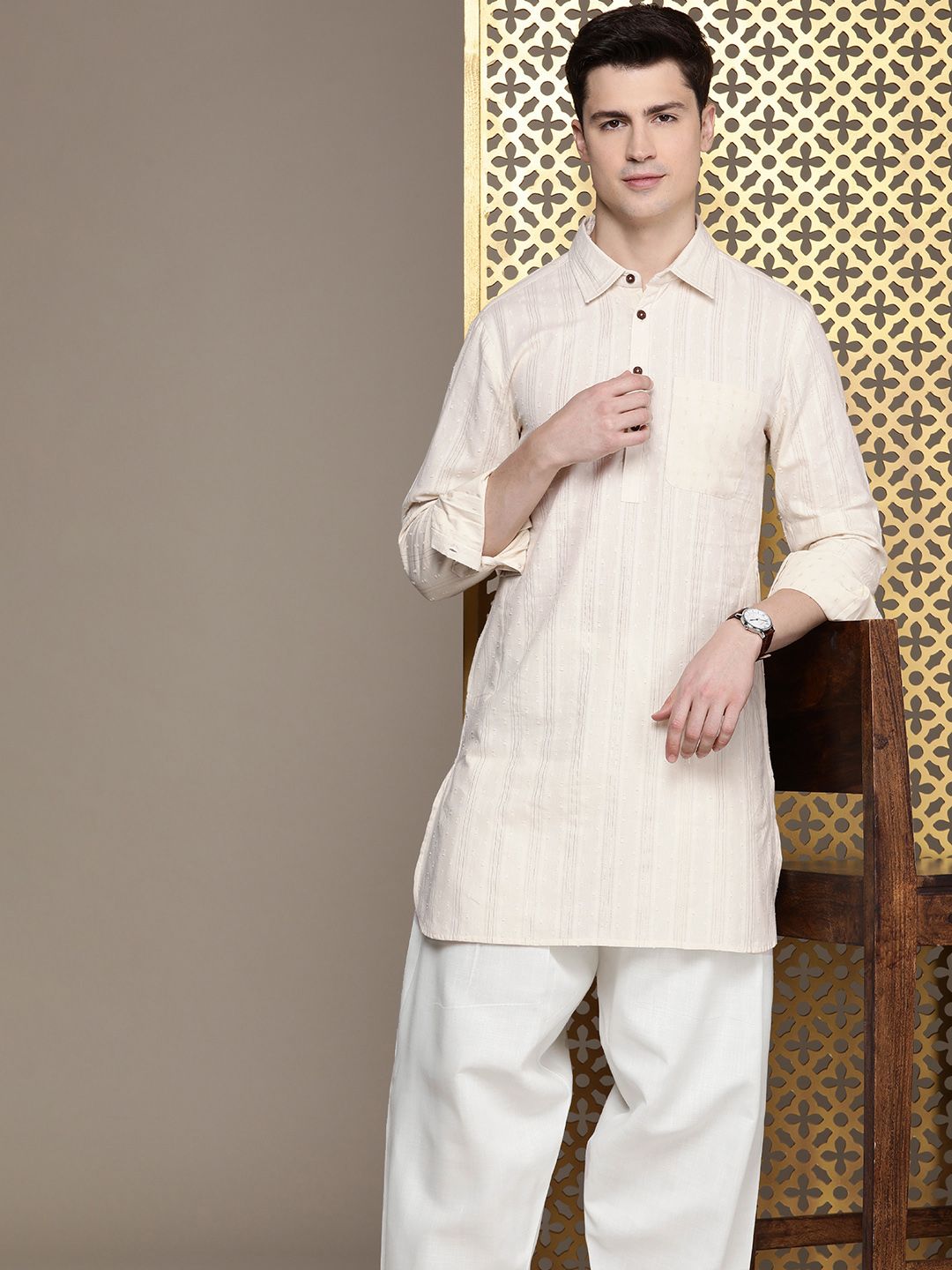 House of Pataudi Men Woven Design Regular Jashn Kurta With Pajamas Set
