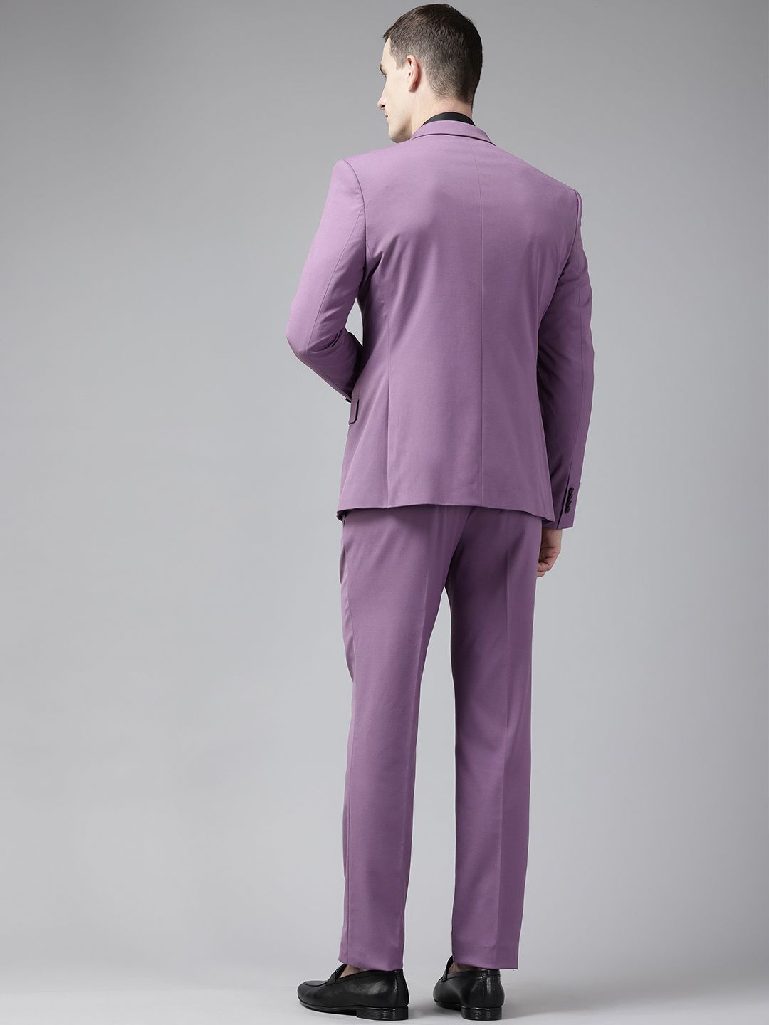 Parti Park Avenue Blazer dengan Seluar