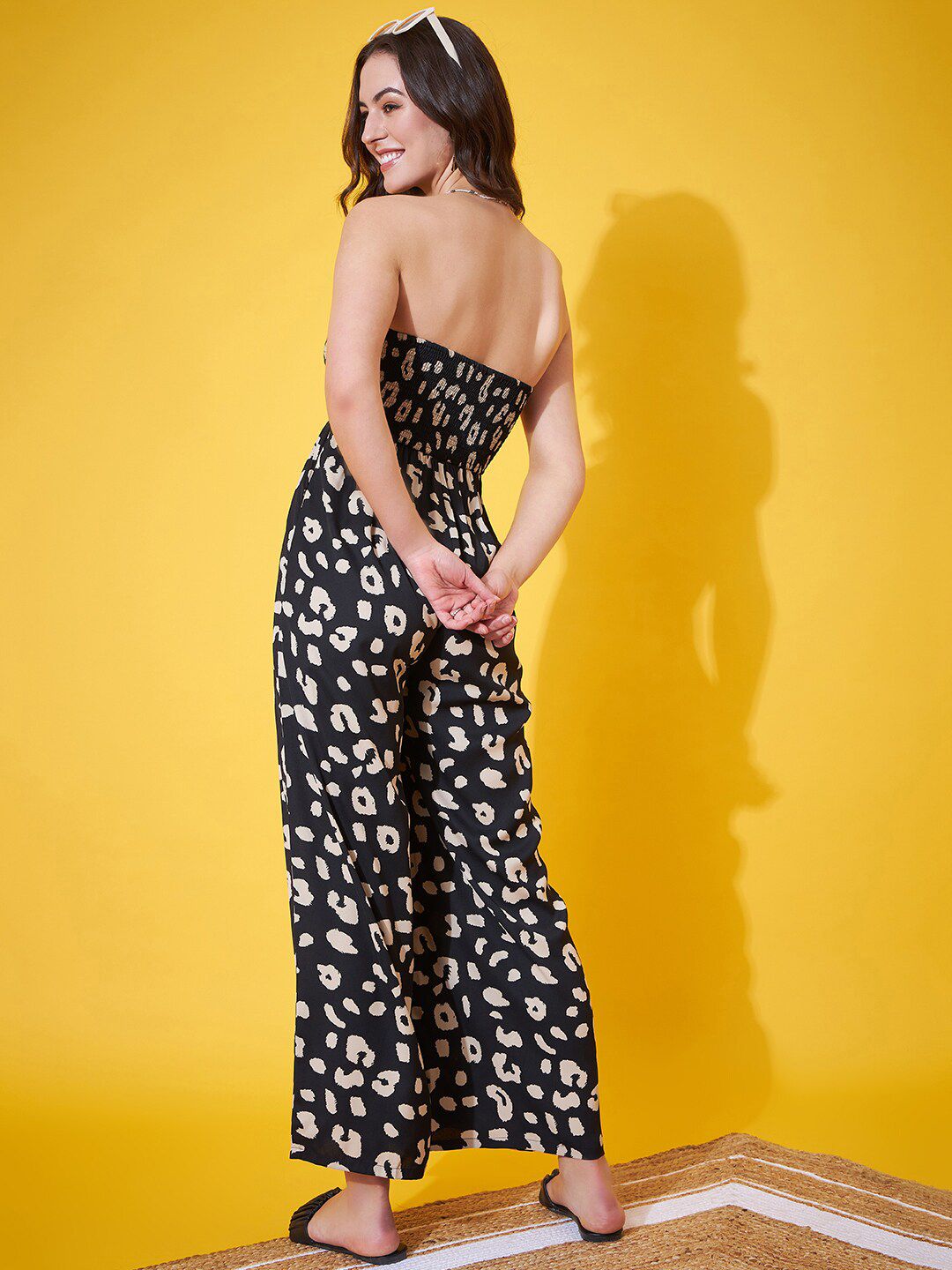 Berrylush Black Anima Printed Strapless Sleeveless Wide Leg Smocked Basic Jumpsuit
