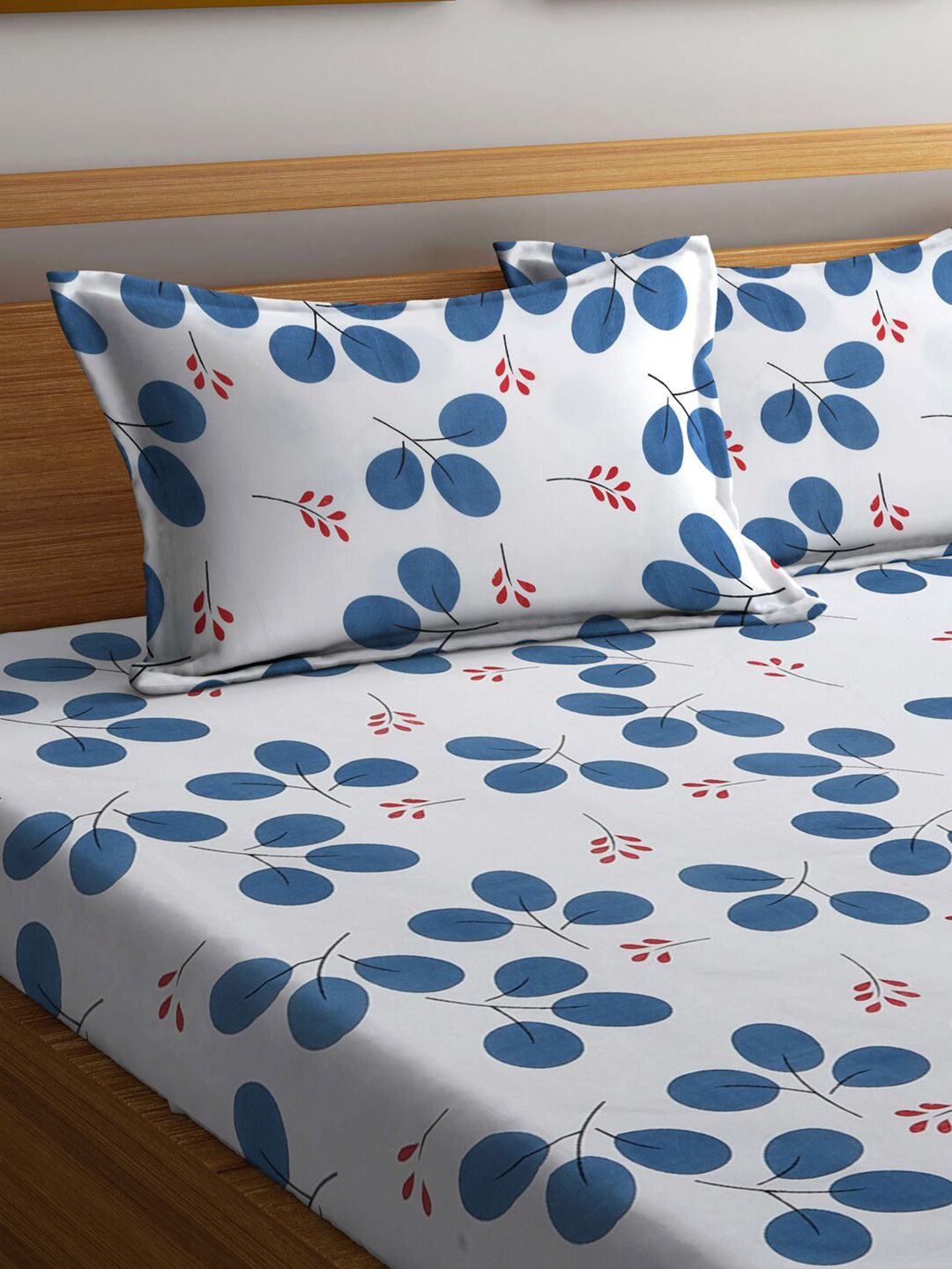KLOTTHE White & Blue Floral Print 300 TC Fitted Double King Bedsheet With 2 Pillow Covers