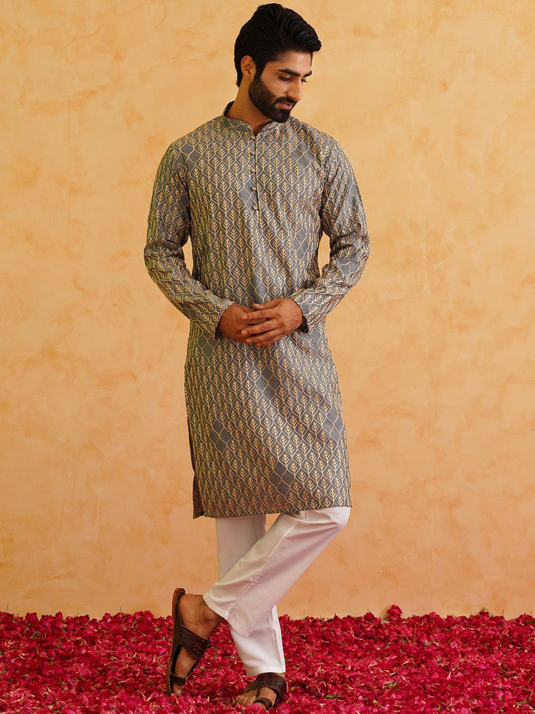 SOJANYA Ethnic Motifs Embroidered Thread Work Detailed Pure Cotton Kurta With Pyjamas