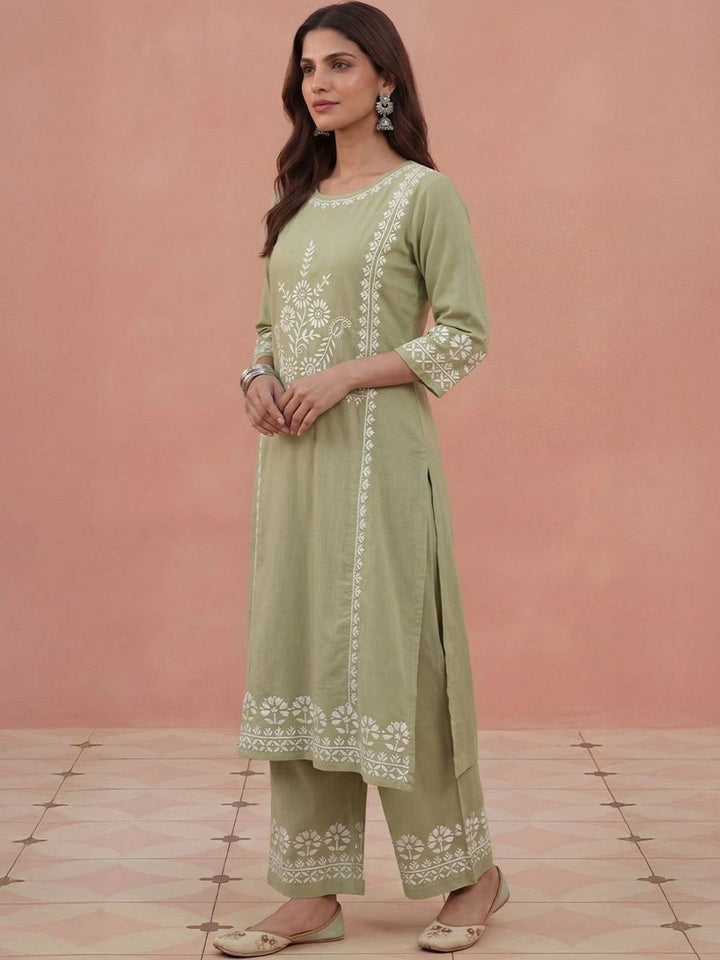 House of Chikankari Women Regular Chikankari Kurta with Trousers