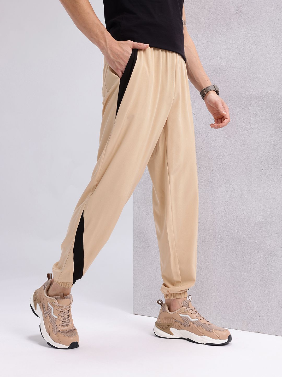 HRX by Hrithik Roshan Men Regular Fit Joggers