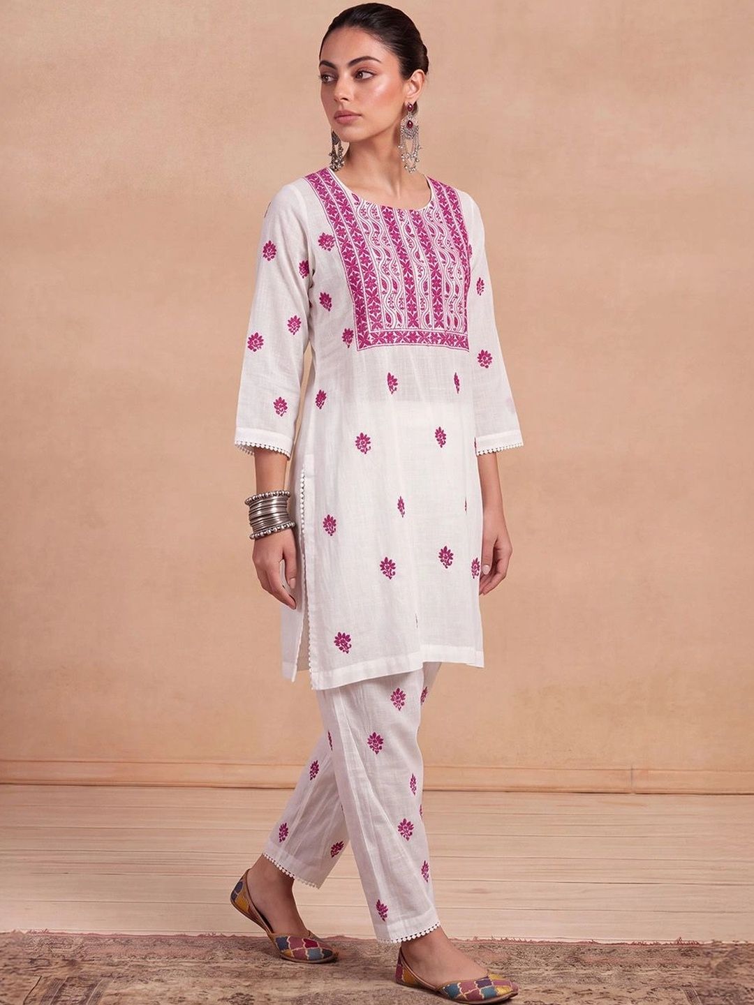 Rumah Chikankari Kurta Chikankari Biasa Wanita dengan Seluar