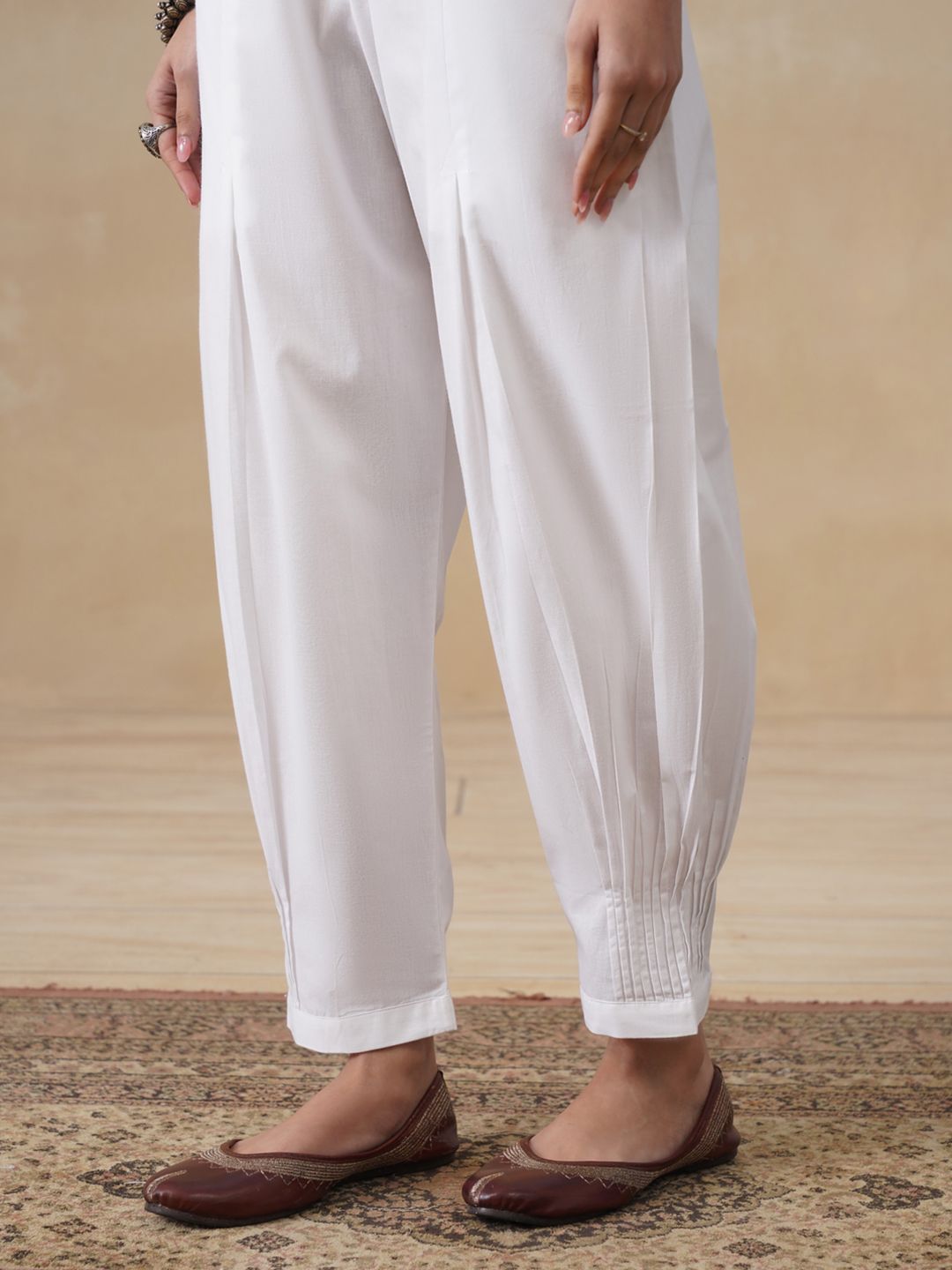 House of Chikankari Women White Cotton Solid Pant