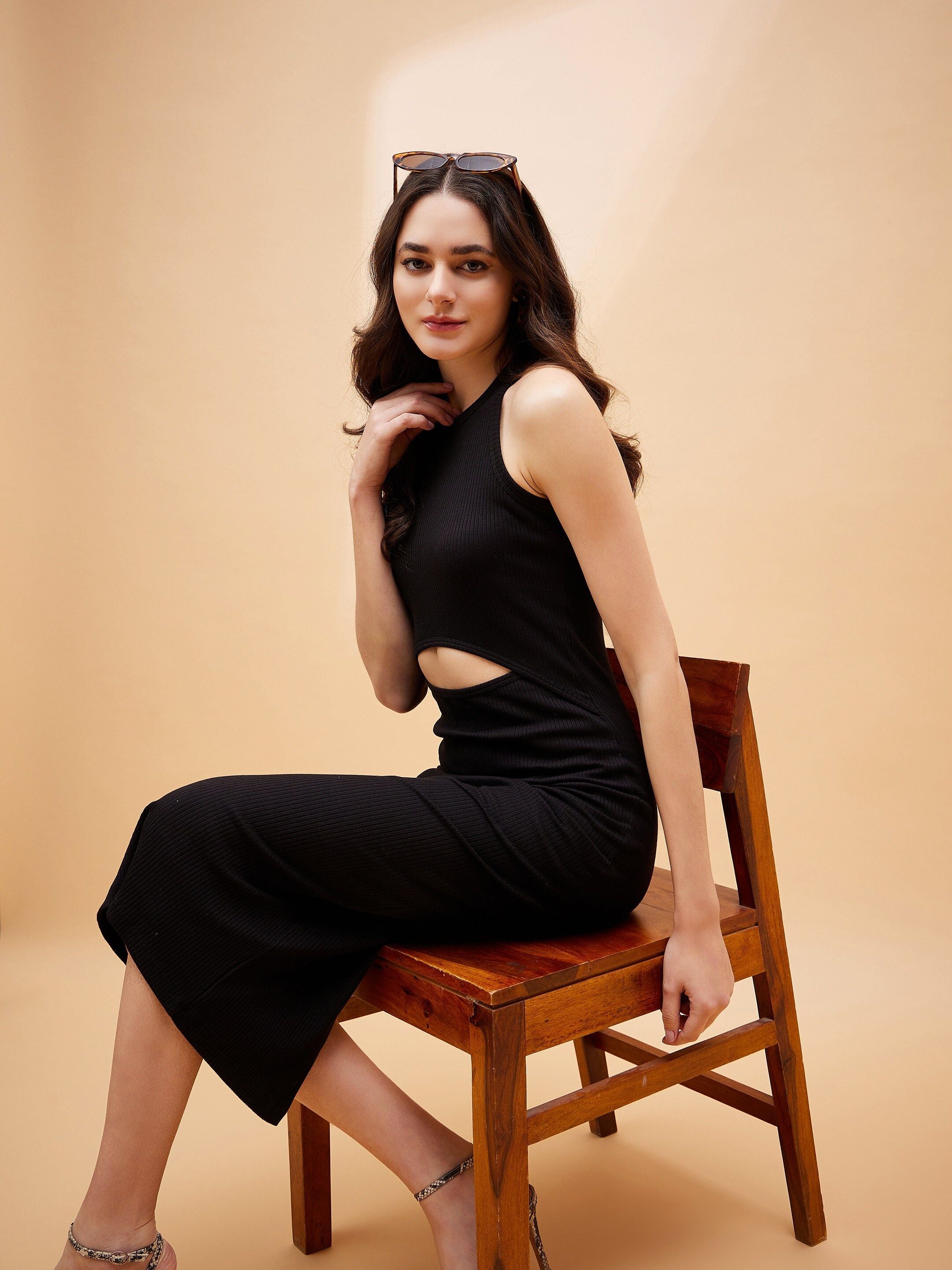 SASSAFRAS BASICS Cutout Bodycon Midi Dress