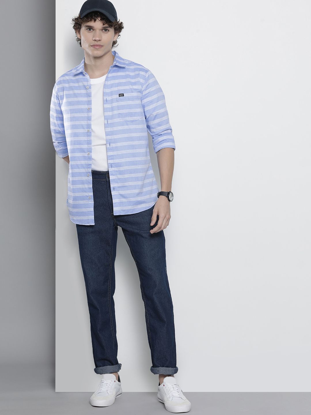 The Indian Garage Co Men Blue & White Slim Fit Striped Pure Cotton Casual Shirt