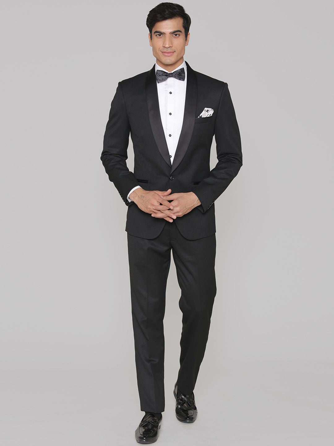 MANQ Men Black Solid Slim Fit Tuxedo Suit