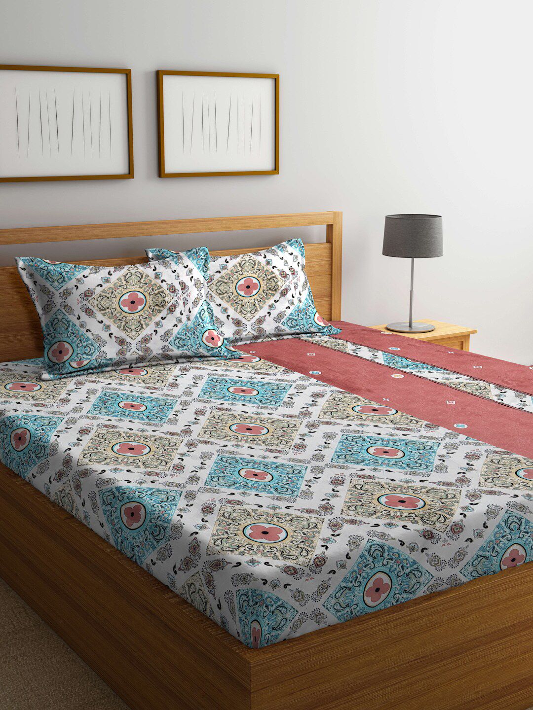 KLOTTHE White & Blue Floral Printed 300 TC King Bedsheet with 2 Pillow Covers
