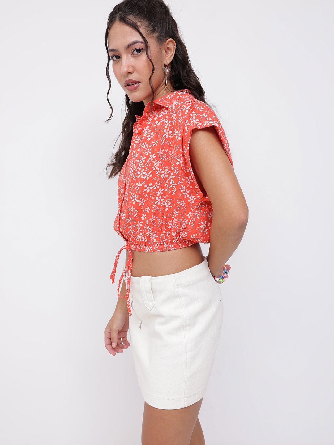 DressBerry Charming Bright Floral Printed Waist Tie Up Crop Top