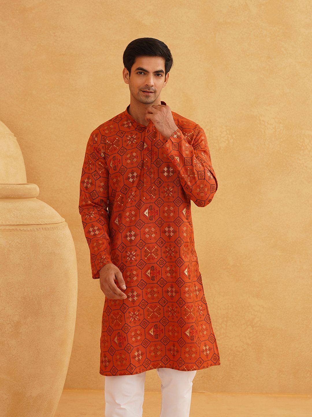 SOJANYA Men Orange & Black Geometric Printed Kurta