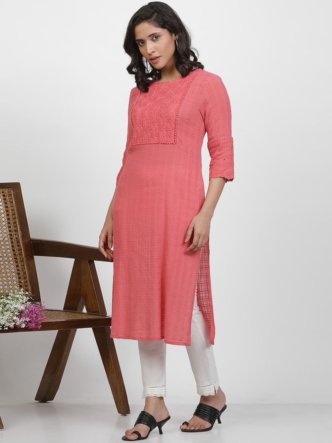 W Women Self Design Thread Work Cotton Straight Kurta