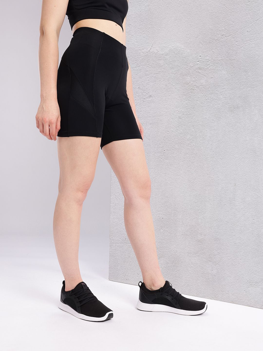HRX by Hrithik Roshan Women Mid-Rise Above Knee Running Tights with Reflective Elements