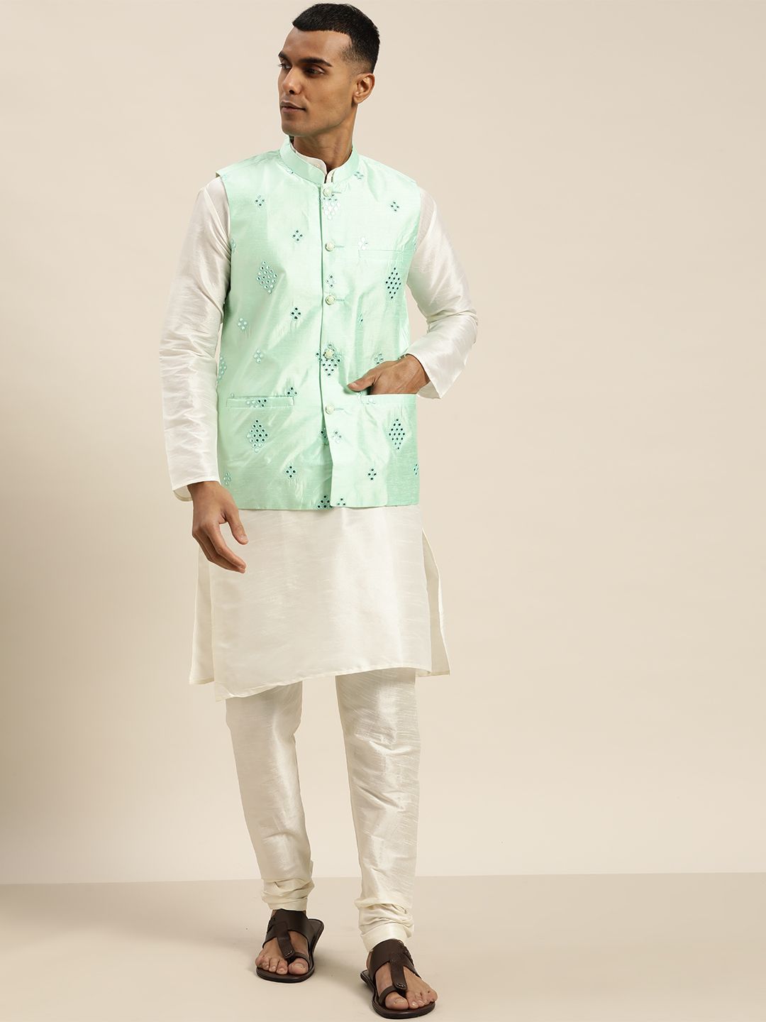 SOJANYA Off White & Sea Green Silk Blend Kurta dengan Churidar