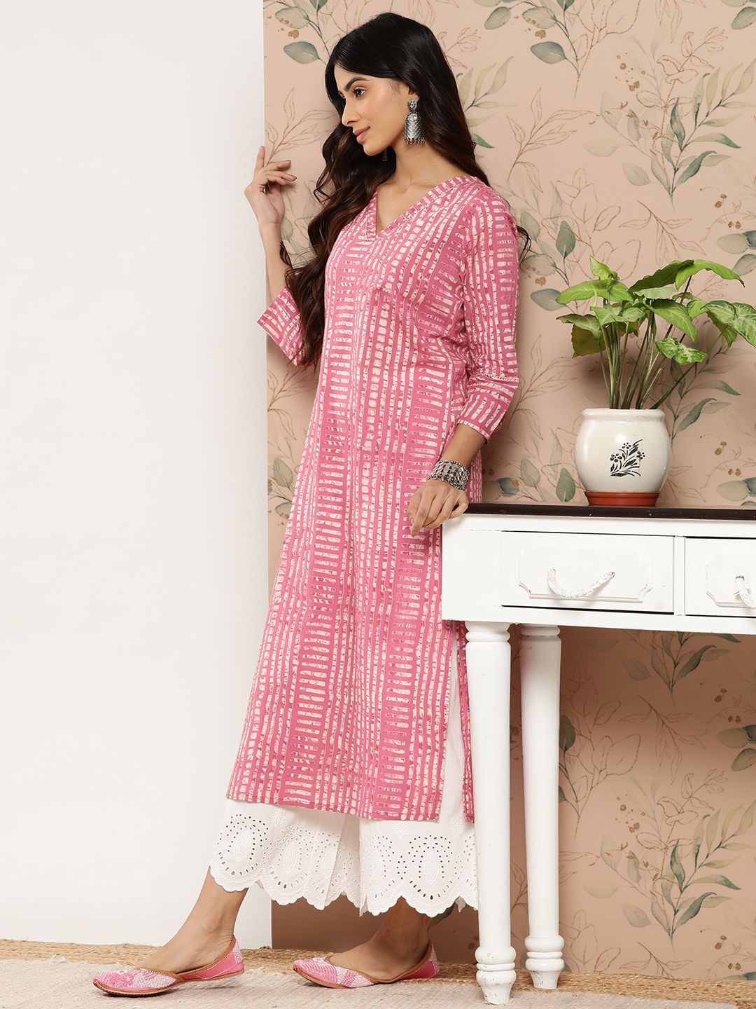 Varanga Women Printed Gotta Patti Pastels Kurta