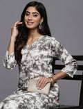Varanga Women Dyed Gotta Patti Kurta