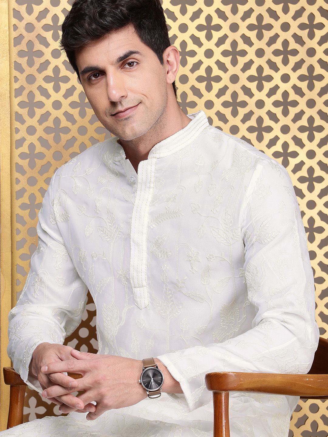 House of Pataudi Floral Embroidered Mandarin Collar Sequinned Jashn Kurta