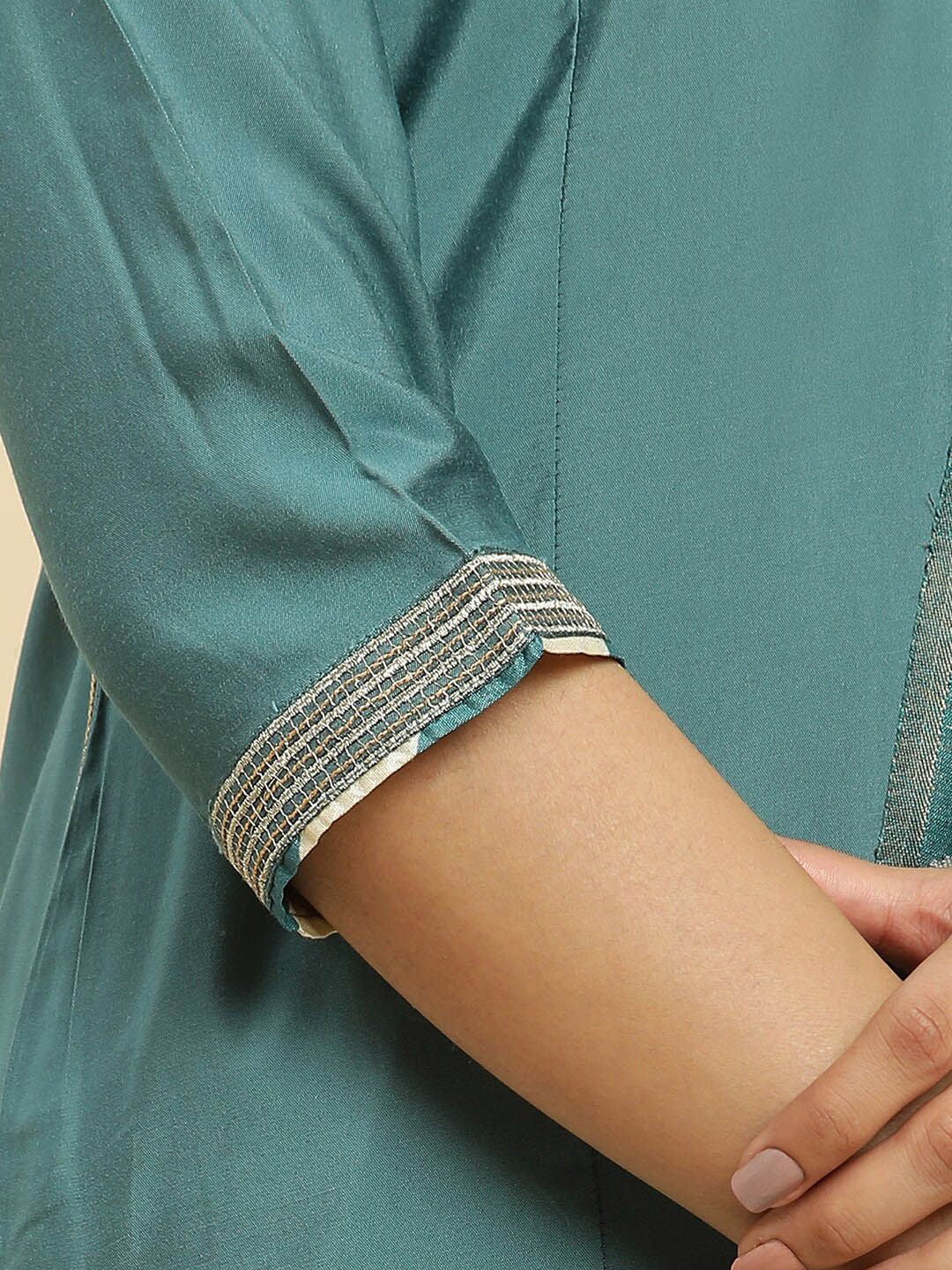 W V-Neck Kurta With Trousers & Dupatta