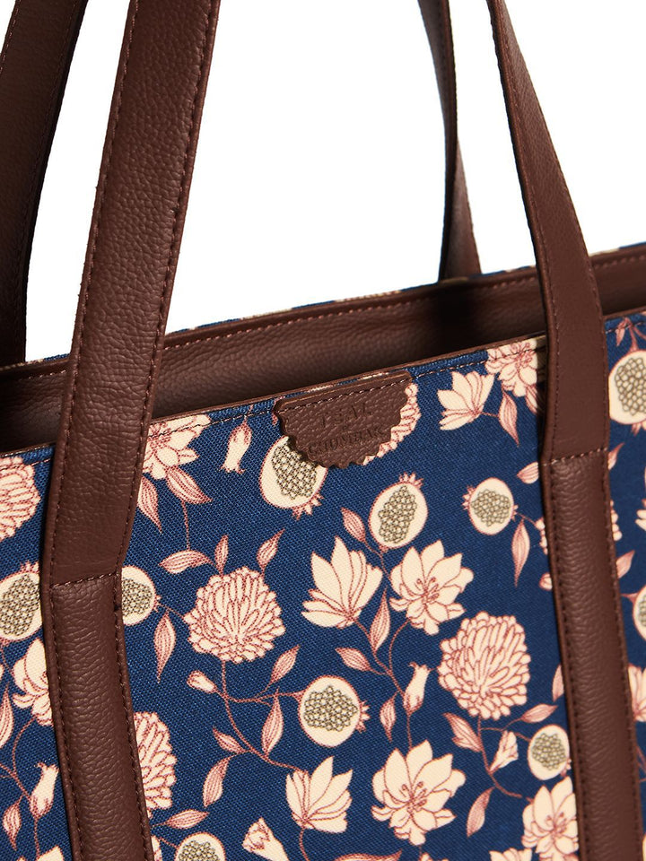 TEAL BY CHUMBAK Floral Printed Shopper Handheld Bag