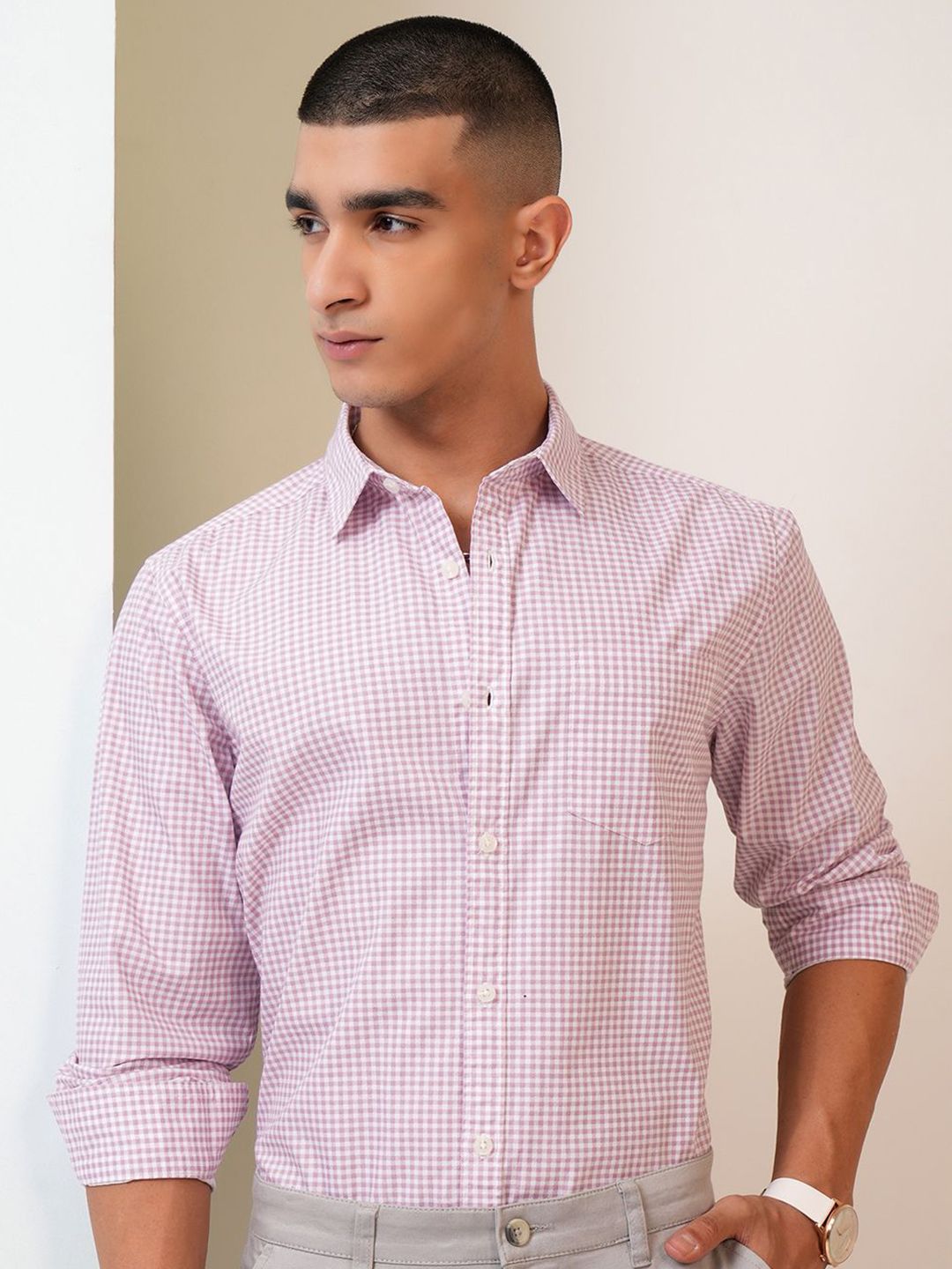 HIGHLANDER Checked Cutaway Collar Slim Fit Cotton Casual Shirt
