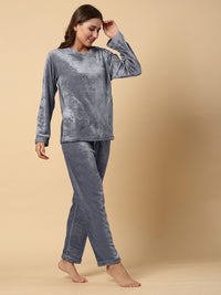 KLOTTHE Women Solid Woolen Night Suit